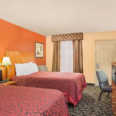 Days Inn By Wyndham Centerville Buitenkant foto