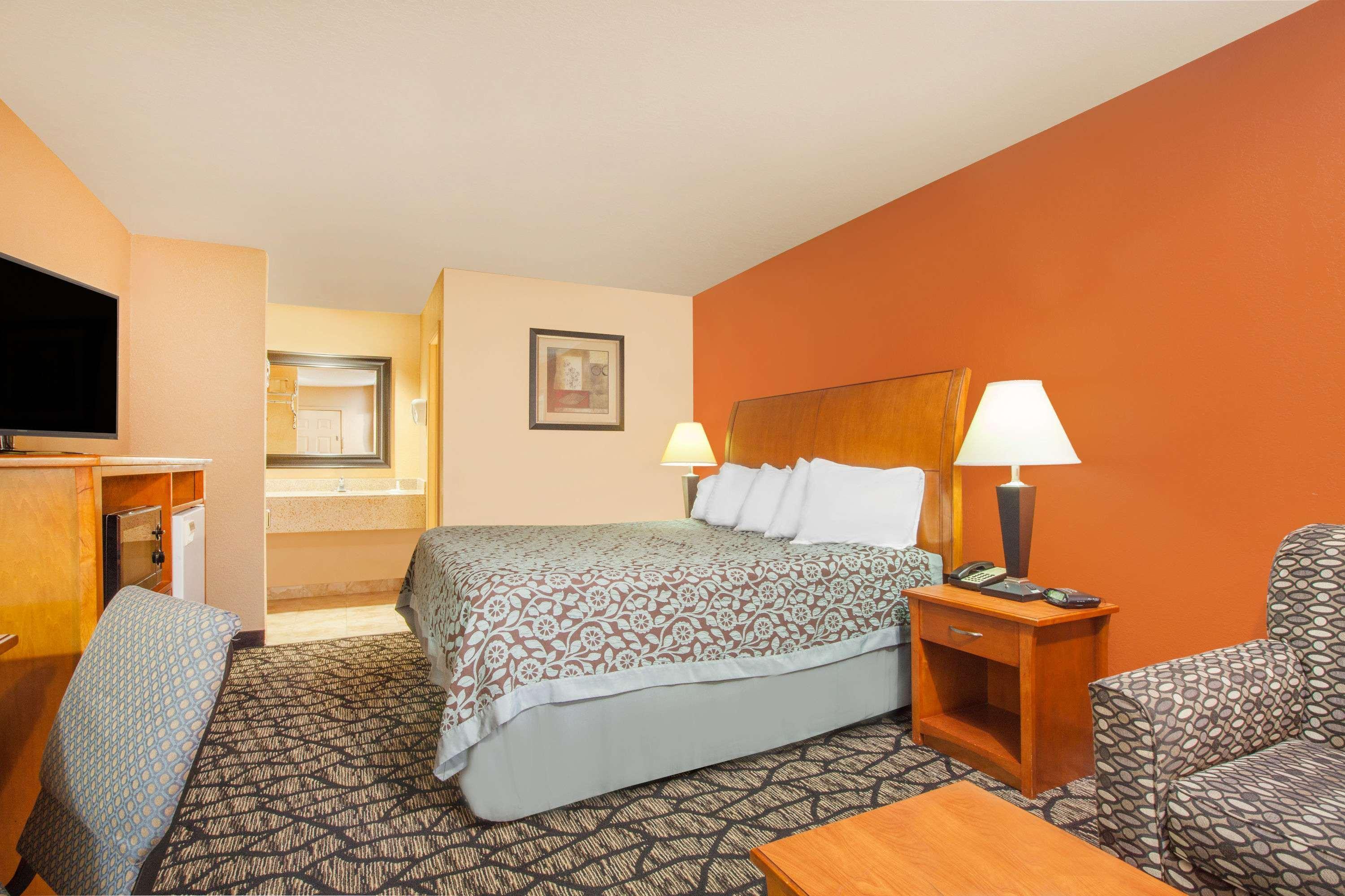 Days Inn By Wyndham Centerville Buitenkant foto